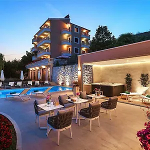 https://villa-sea-breeze.splithotels.org